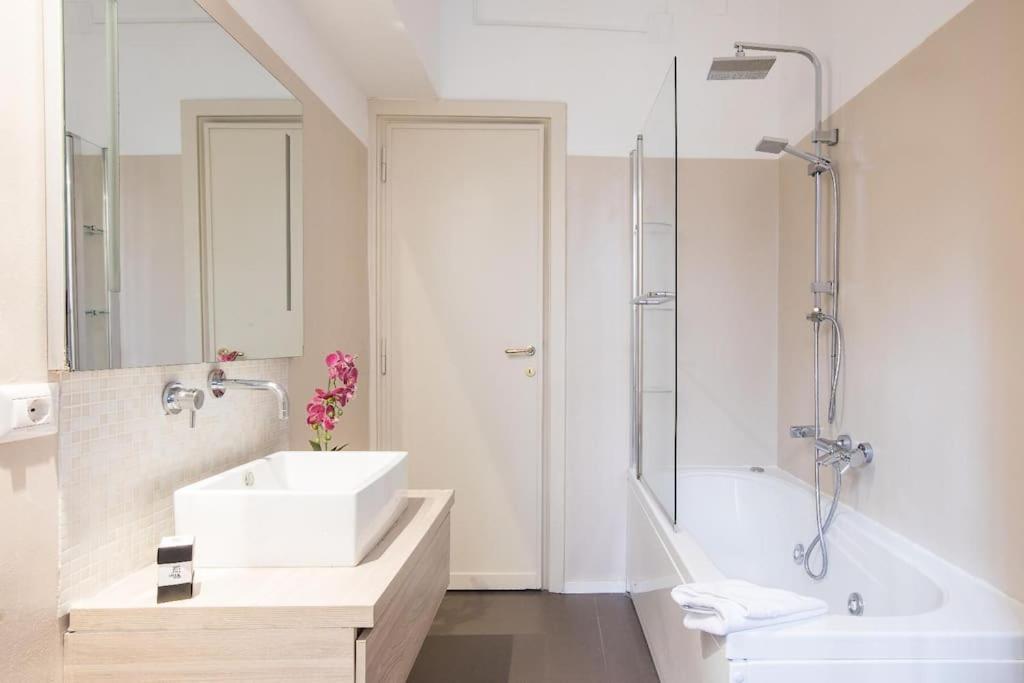 My Trastevere Three Bedroom View Apartment -Top Collection Rome Exterior photo
